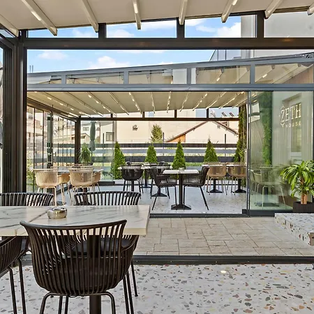 Zeth House Hotel 3*
